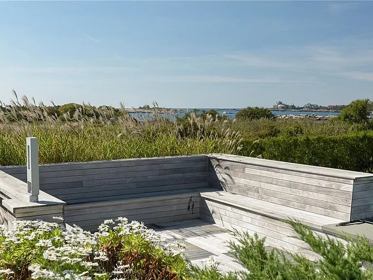 111 Ocean Ave — Photo 43