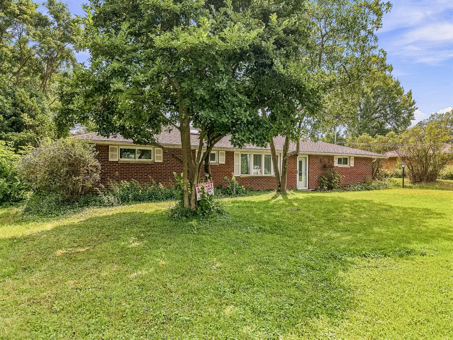 3 bed, 1.5 bath, 1580 sqft, $2,500 — Photo 2