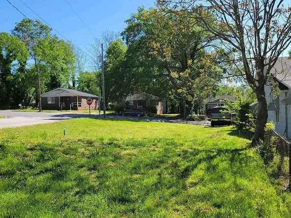 700 Birnie St, Greenville, SC 29611