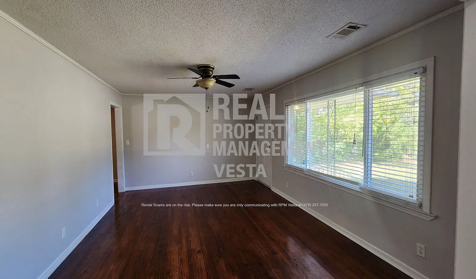 3 bed, 1.0 bath, 1150 sqft, $1,195 — Photo 4