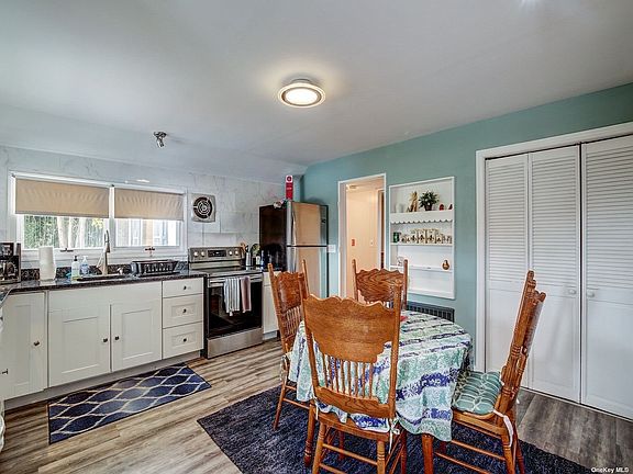 4th image of 36 Woodlawn Ave