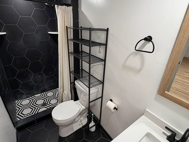 213 Cornell Dr SE #C — Photo 3