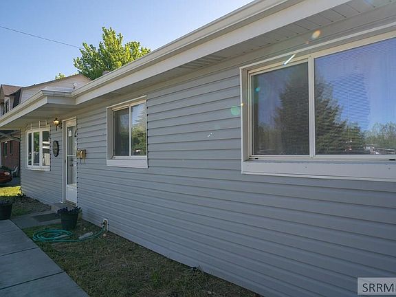 3rd image of 439 Logan Dr