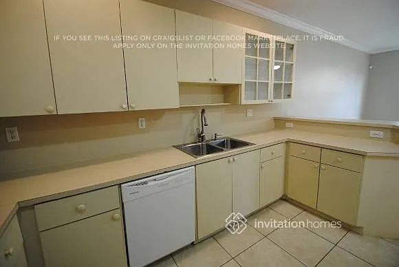 2302 SW 125th Ave — Photo 3