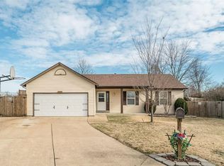 32 Sassafras Ct, Saint Charles, MO 63303