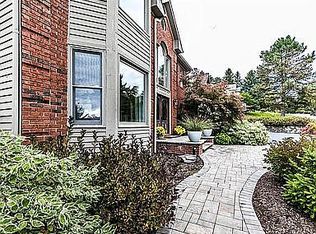 5501 Golden Heights Dr, Fayetteville, NY 13066
