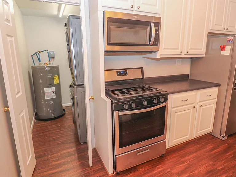 32 N Lafayette Ave — Photo 6