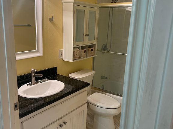 5th image of 1725 Loma Ave Unit 5