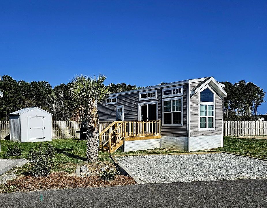 1st image of 301 Island Park Dr