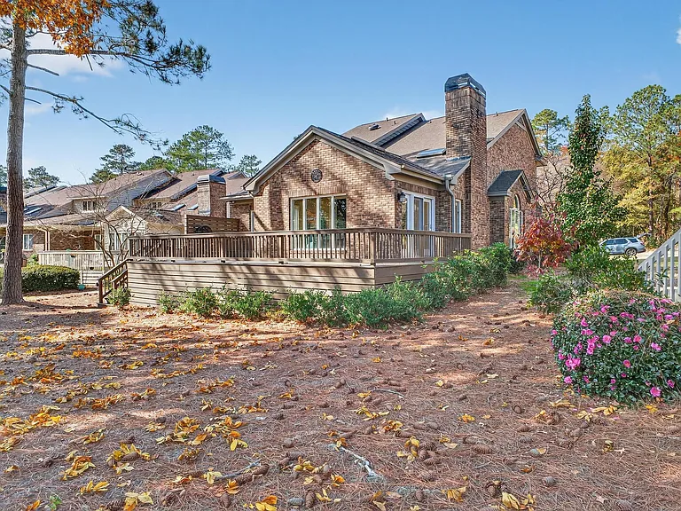 205 Club Villa Dr W — Photo 44