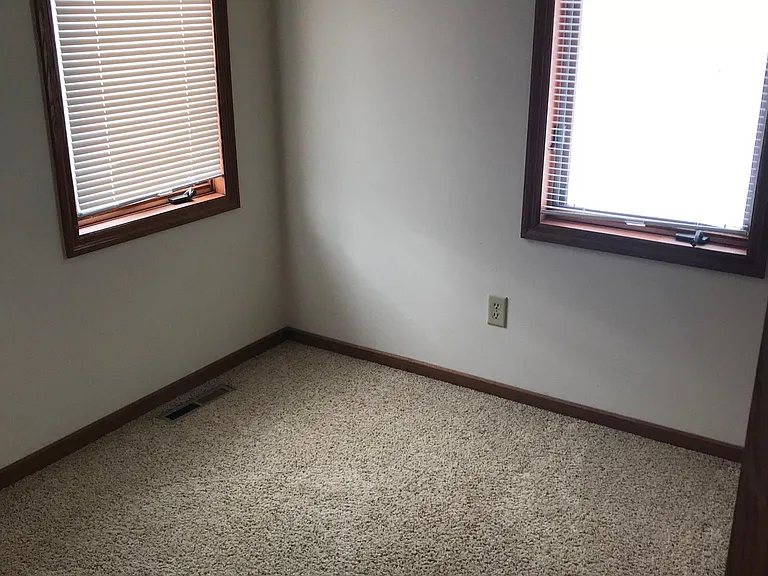 4355 Shoreline Dr — Photo 11