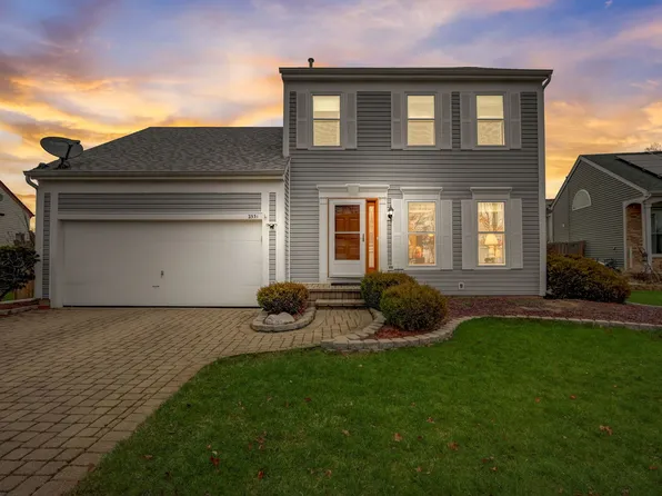 2331 N Old Pond Ln, Round Lake Beach, IL 60073