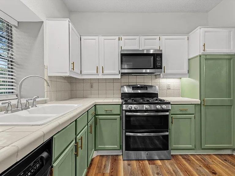 10819 Crown Colony Dr #27 — Photo 7