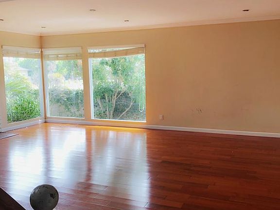 3rd image of 2346 W 235th St