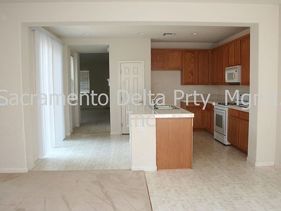 4th image of 5607 Los Pueblos Way