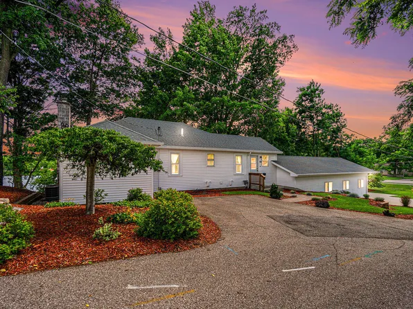 155 Mather Ct, Paw Paw, MI 49079