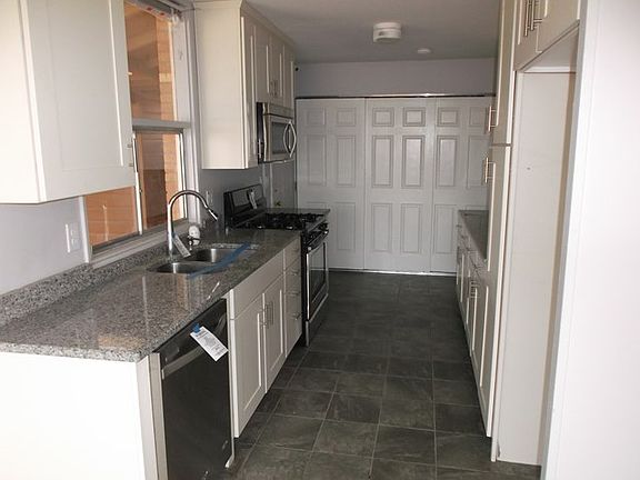 2nd image of 1908 N Benton St