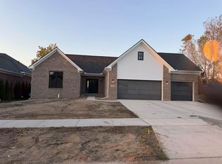 23202 Primrose Ln, Brownstown, MI 48183