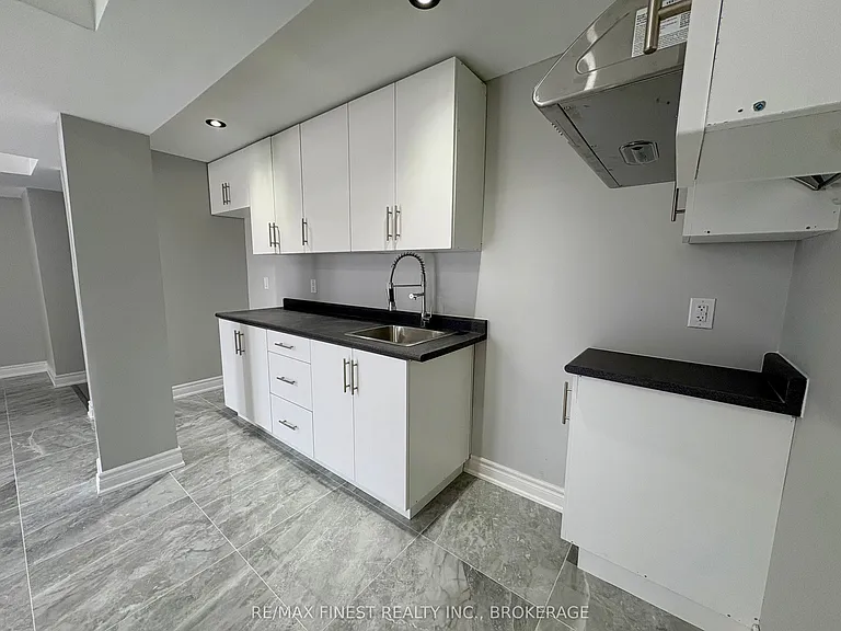 1621 Brookedayle Ave — Photo 8