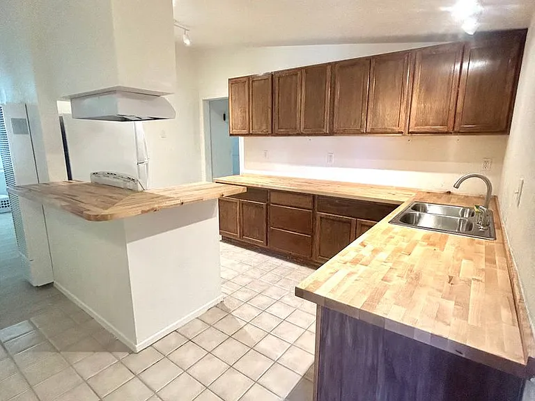 5834 Ocotillo Ave — Photo 6