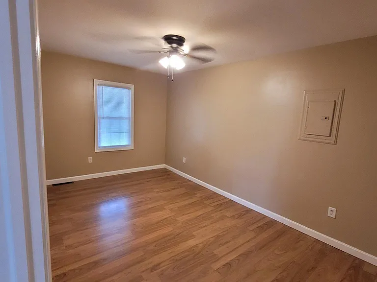 391 Putnam Pike #C — Photo 21