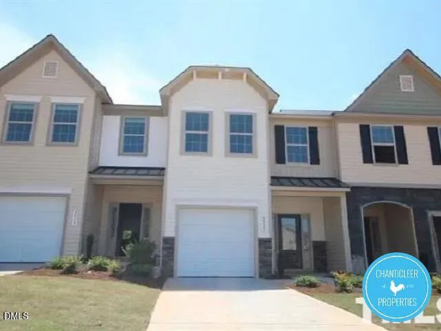 3 bed, 2.5 bath, 1600 sqft, $1,895 — Photo 1