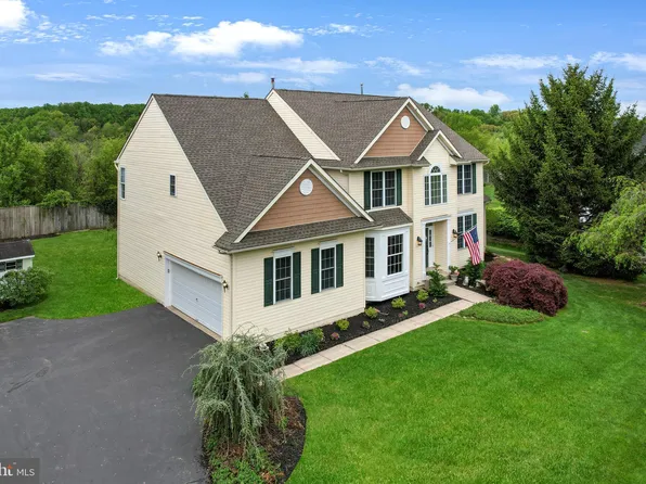 32 Compton Dr, East Windsor, NJ 08520