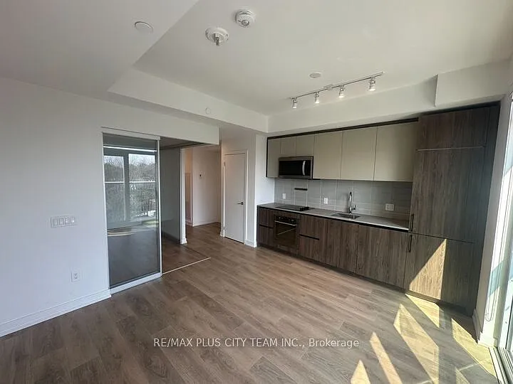 150 Logan Ave #542 — Photo 4