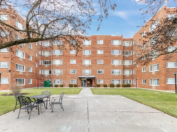 222 Madison St Unit 402, Joliet, IL 60435