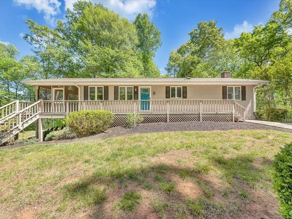1439 Kaseys Lakeview Dr, Moneta, VA 24121