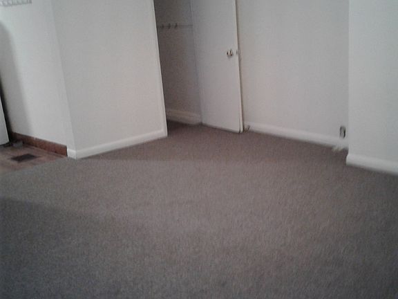 5th image of 202 E 33rd St #202