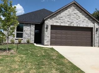 6616 Whitneyglen Dr, Dallas, TX 75241