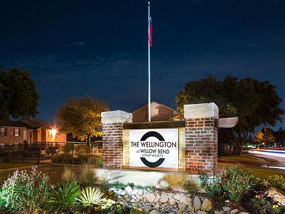 4th image of 3200 Parkwood Blvd #1126