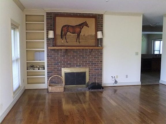 3rd image of 2449 Carnegie Ln