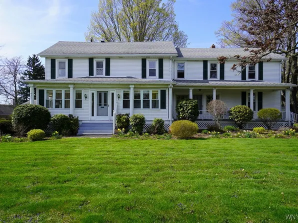 4306 Clark St, Hamburg, NY 14075
