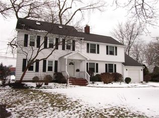 105 Brooklawn Dr, Rochester, NY 14618