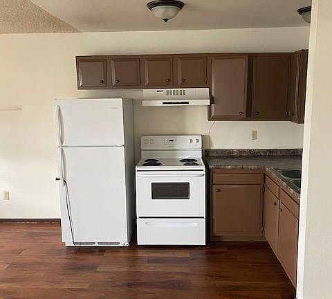 3rd image of 1825 Thomas Dr Unit A2