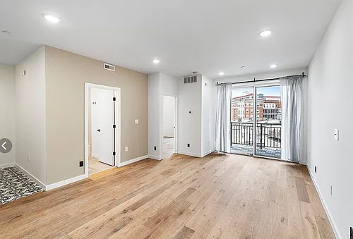 438 Memphis St #12 Photo 1