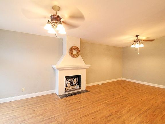 4th image of 2829 Palmer Ave
