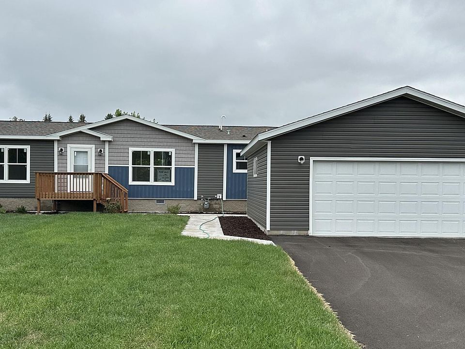 1st image of 404 1st St NE