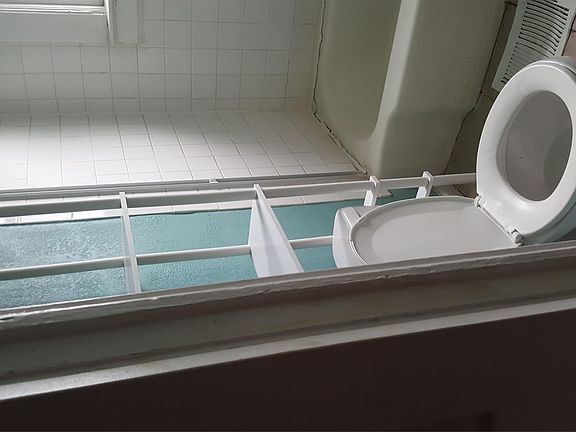 3rd image of 333 N Oakley Ave