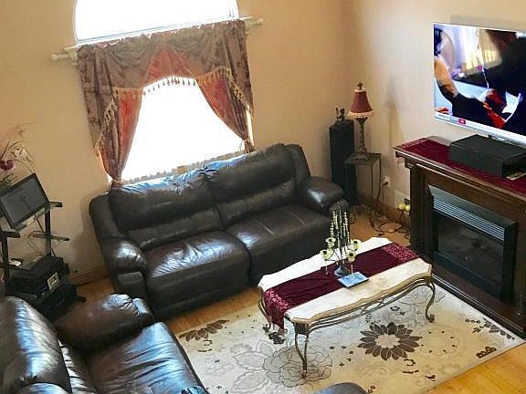 3rd image of 65 Simmons Ln