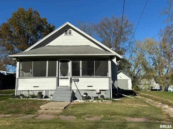 508 E Locust St, Salem, IL 62881