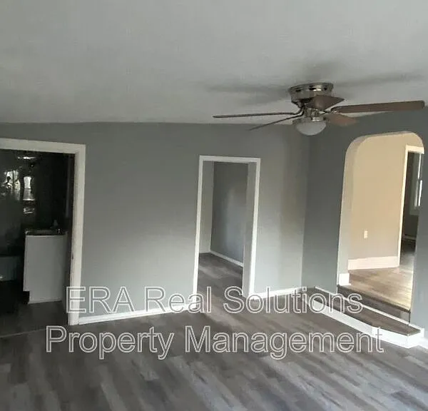 225 N 2nd St — Photo 5