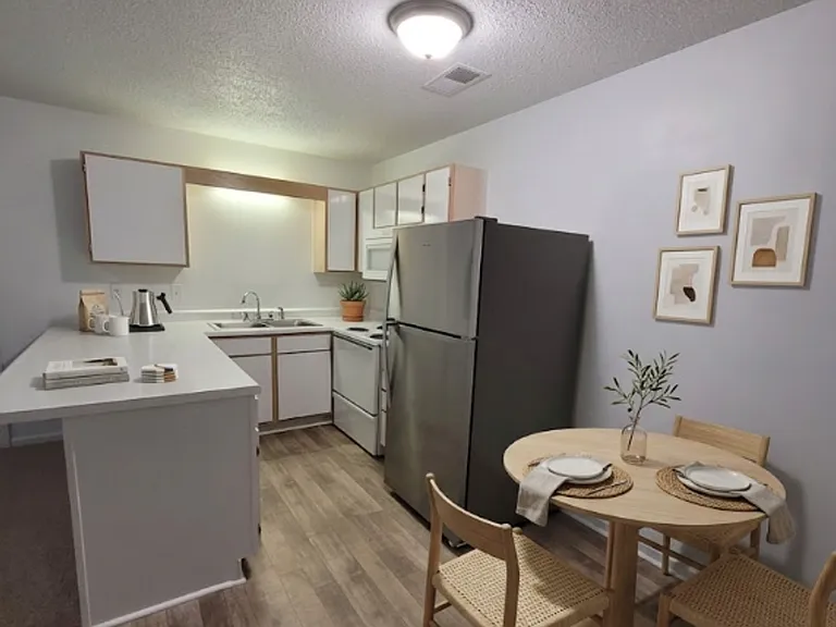 Arlington Apartments — Photo 106