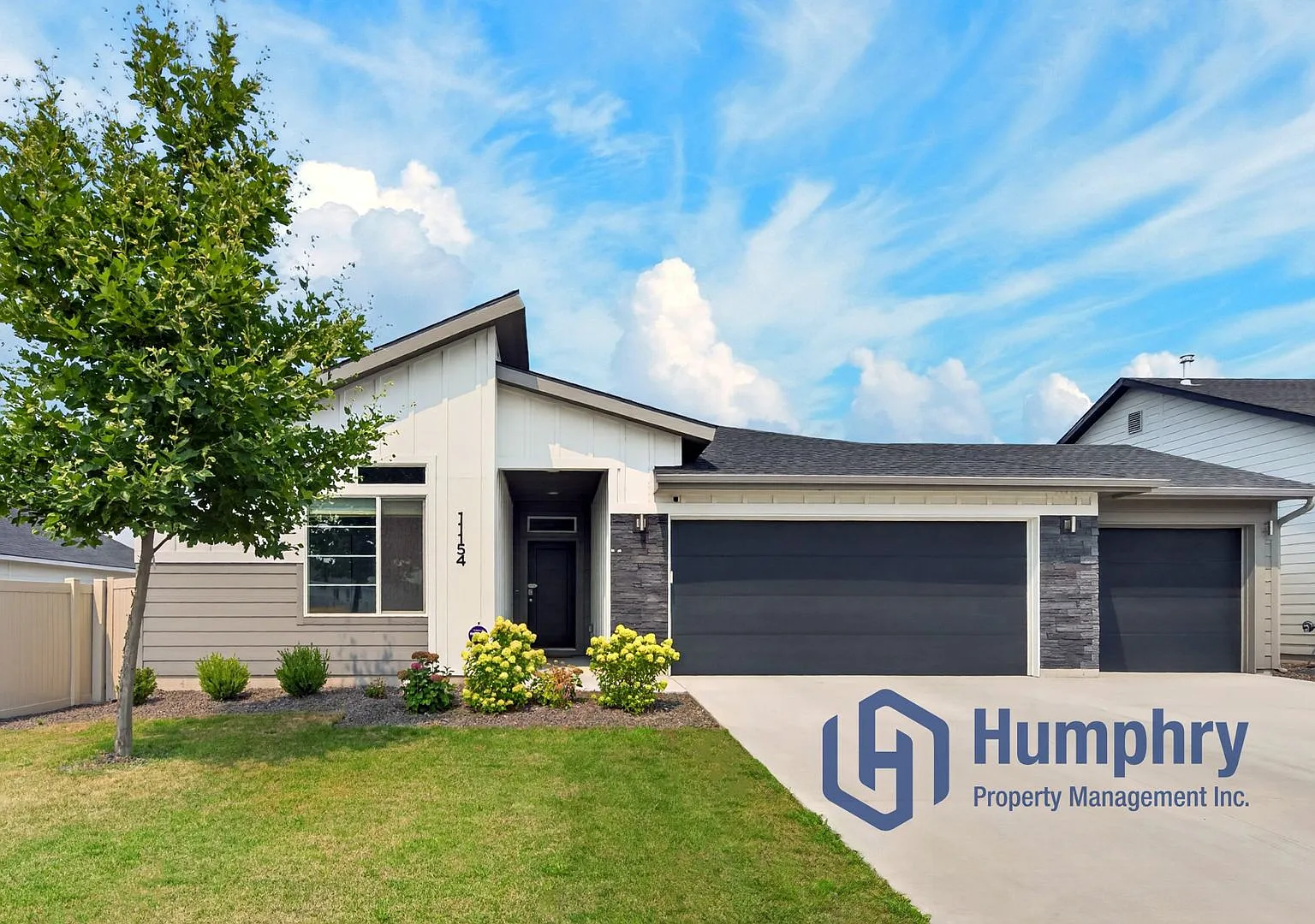 Beautiful home just 5 mins from I-84 — Photo 2