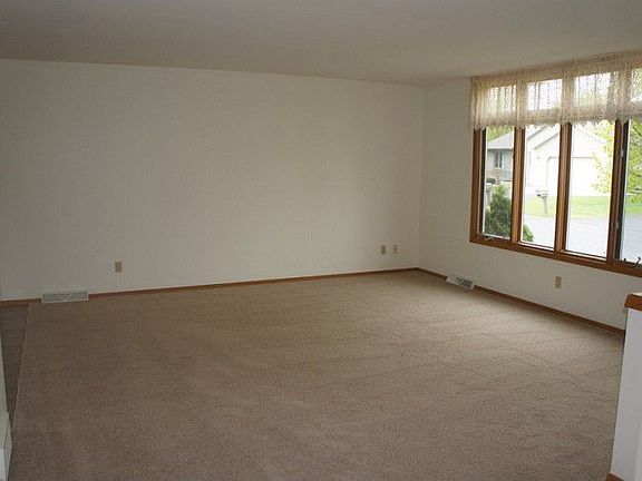 3rd image of 483 South Wind Ln