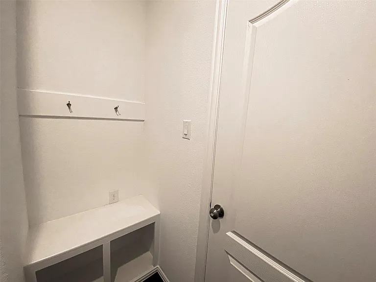 31302 Whitfield Ct — Photo 23