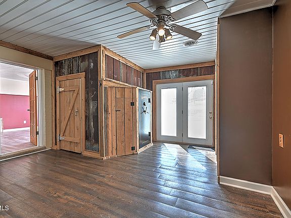 5th image of 293 Deerfield Dr