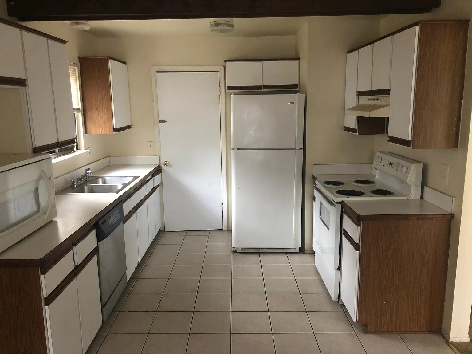3 bed, 1065 sqft, $1,495 — Photo 2